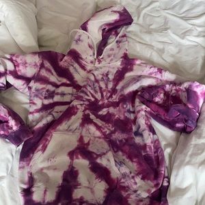 tie dye sweatshirt
